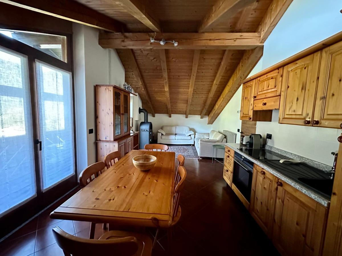 Mansarda Con Vista Apartamento Giustino Exterior foto